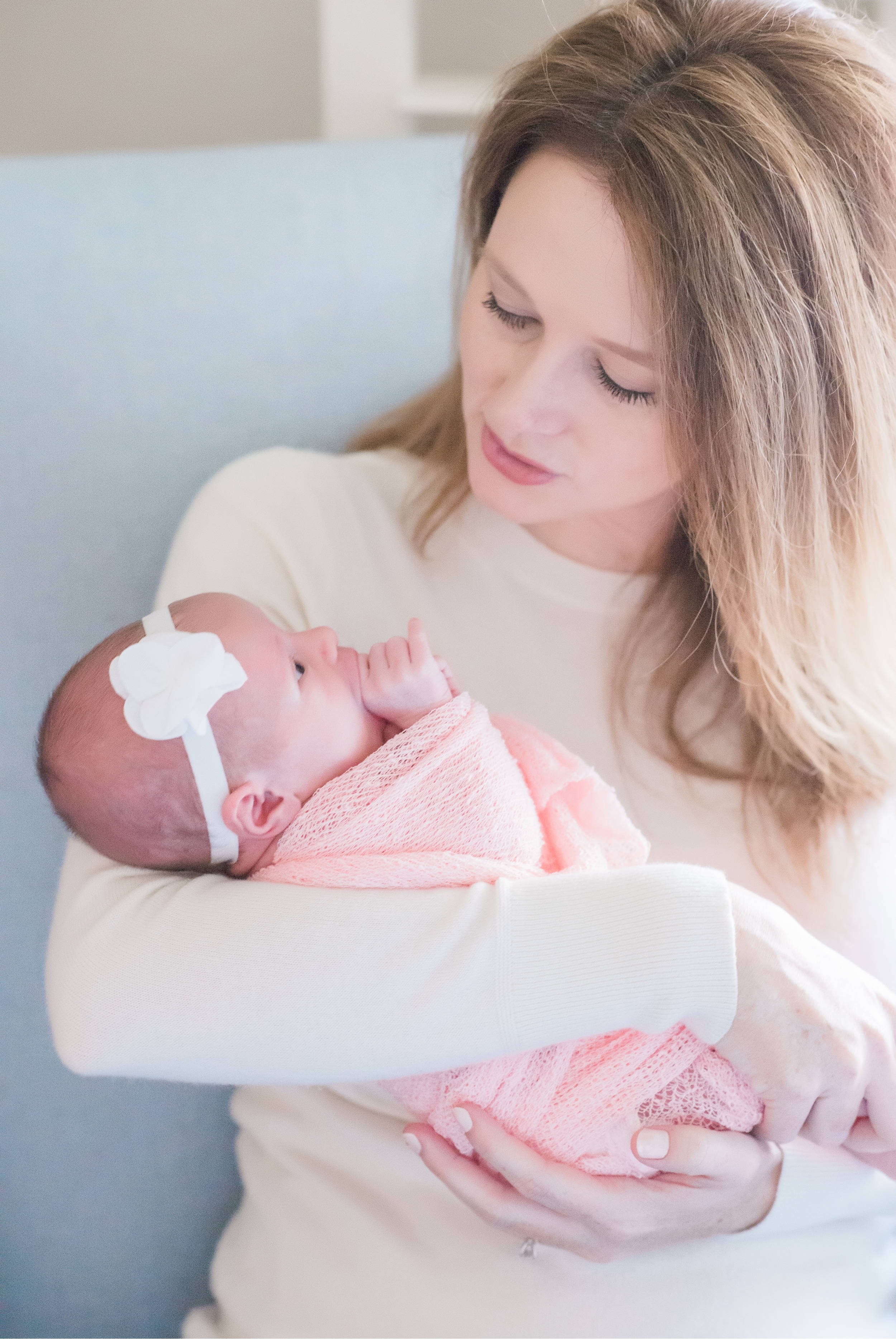 Lifestyle Newborn Photography | Houston Lifestyle Photography | Best Houston Newborn Photographer | Houston Newborn Photos | How to deal with mom guilt